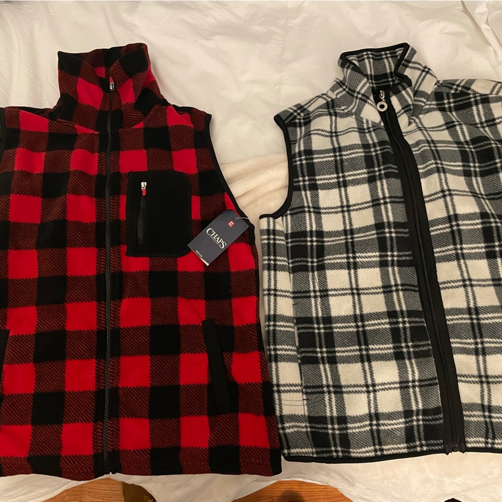 2 large women’s vests sold together or separately